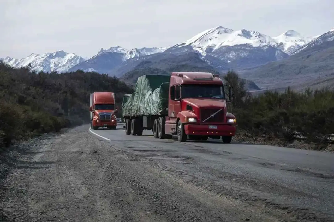 No solo atención médica: proponen que extranjeros paguen por usar rutas nacionales