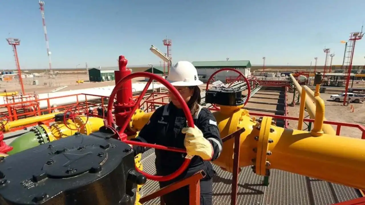 Histórico para Argentina: un área de Vaca Muerta produce más gas que todos los yacimientos de Bolivia