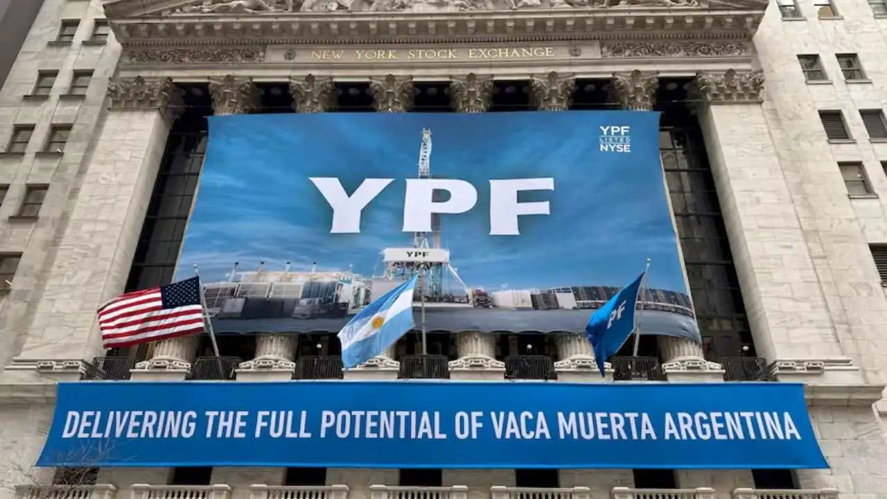 ¿Qué pasa con las acciones de YPF? La empresa salió a aclarar tras el fallo