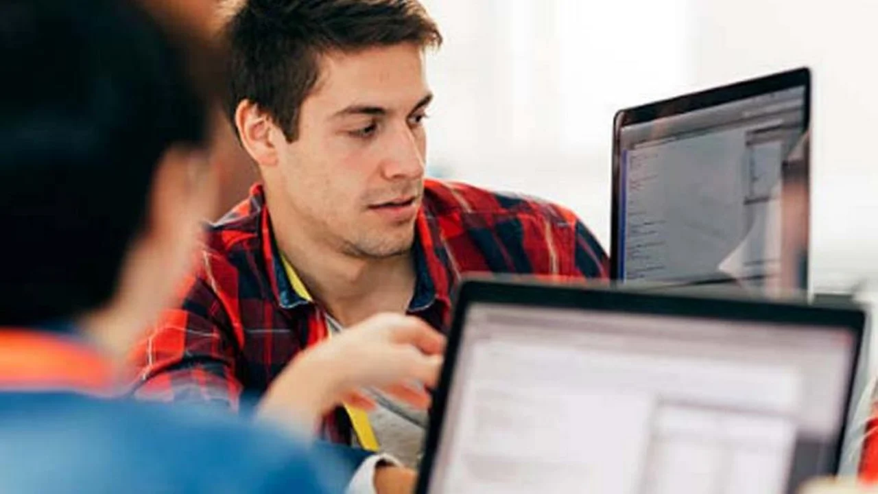 Lanzan un curso gratuito en criptomonedas y Web3: cuáles son los requisitos y cómo inscribirse
