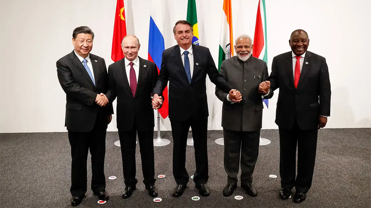 Los BRICS avanzan con su red de pagos para competir con el dólar y ganar autonomía