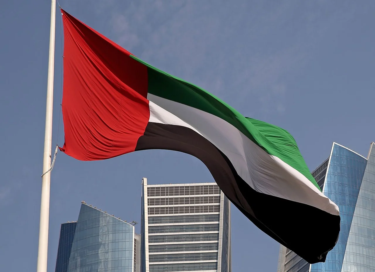 Emiratos Árabes redacta leyes con IA y crea la primera Oficina de Inteligencia Legislativa del mundo