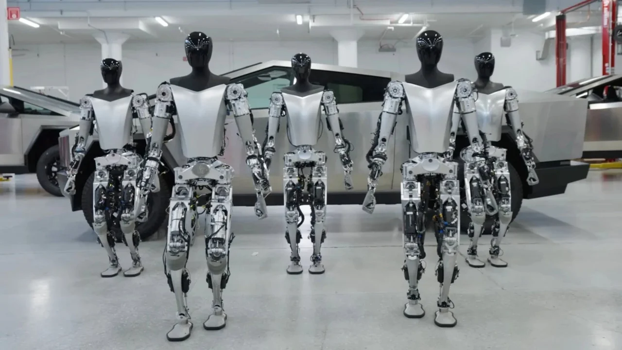 Elon Musk arremete contra un exempleado de Tesla por filtrar secretos sobre su robot Optimus