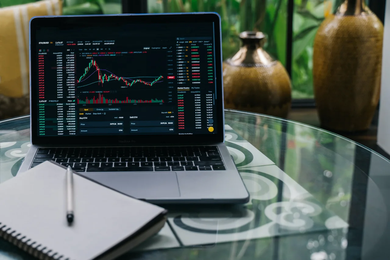 La criptomoneda que se catapultó 60% en una semana, pero que genera alerta en los expertos