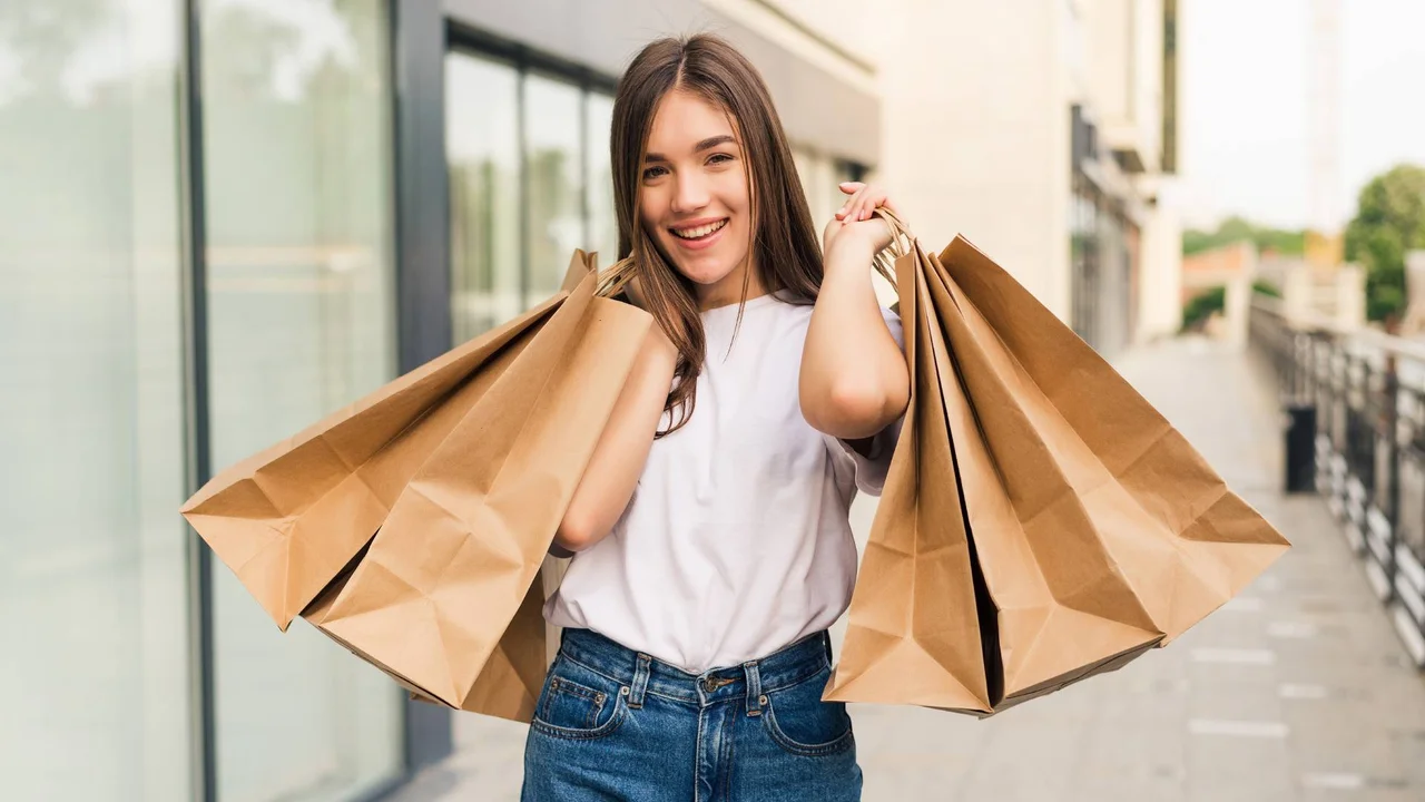ARCA te vigila al comprar con efectivo, tarjeta y QR: lo que hay que tener en cuenta en febrero