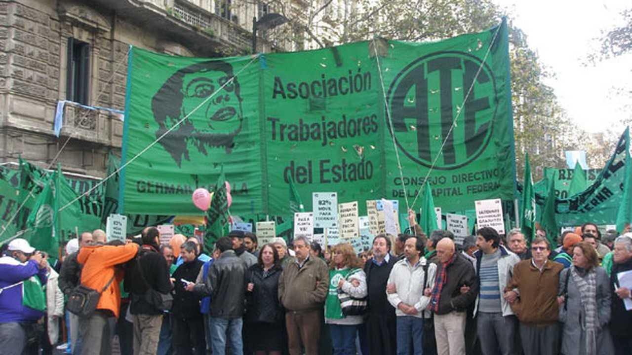 Estatales realizaron un paro en reclamo de mejoras salariales y laborales
