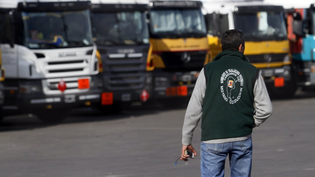 Cuánto gana hoy un camionero, un chofer de colectivo y un maquinista de tren