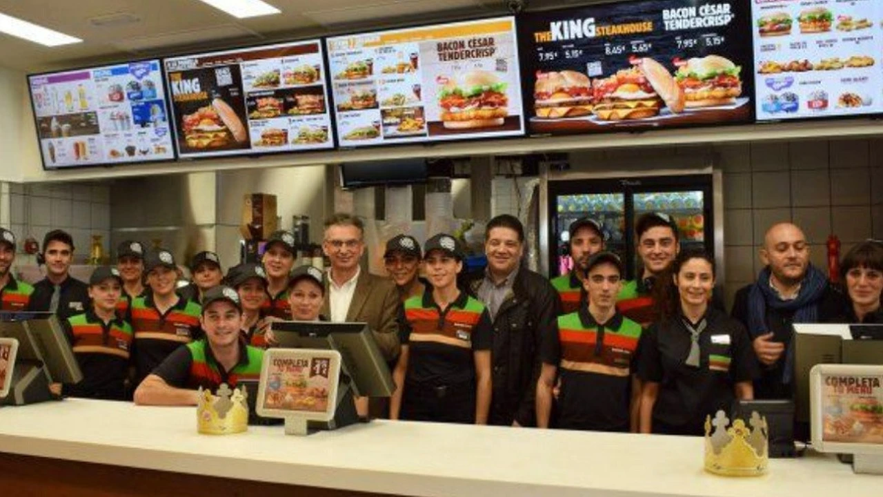 Empleados de McDonald´s y Burger King logran súper sueldo básico