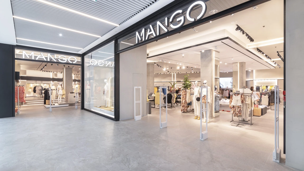Mango reciclaje ropa top