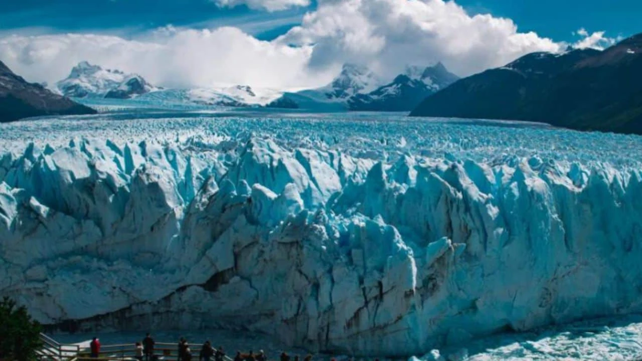 Colapsó un muro de hielo de 20 pisos de altura en el Perito Moreno