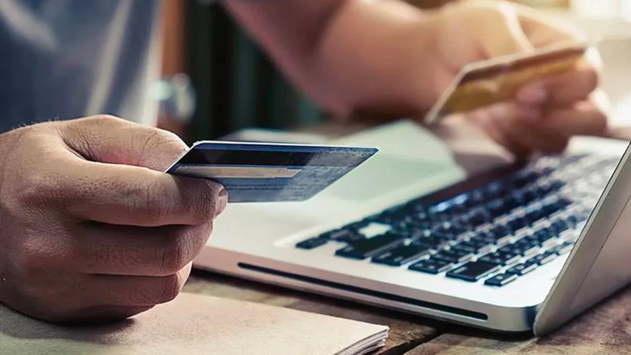 ¿Cuánto se paga de impuestos por compras en el exterior?