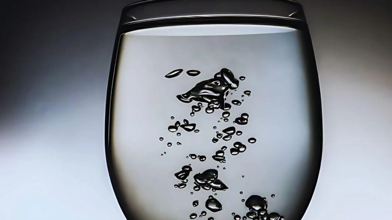 8 verdades y mentiras sobre el agua con gas, image size:1280x720