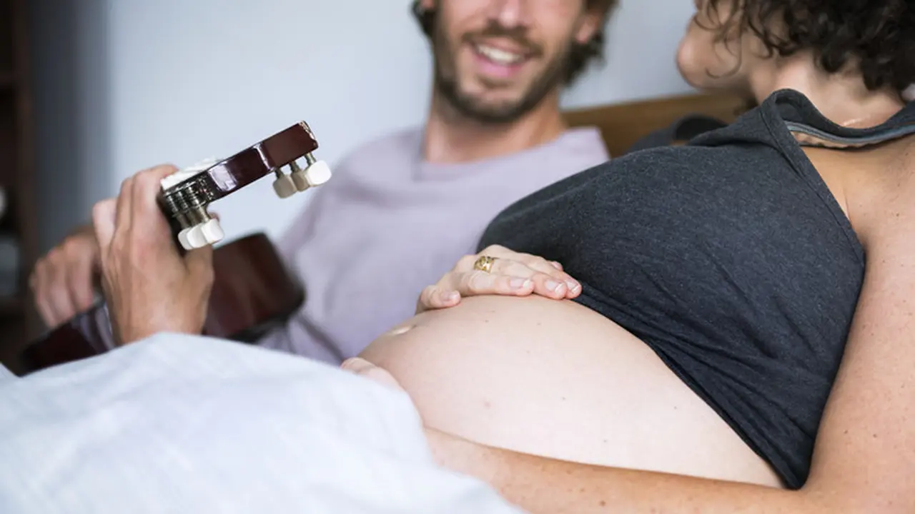 Licencias por paternidad: impulsan ley para ampliarlas y dar cobertura a monotributistas