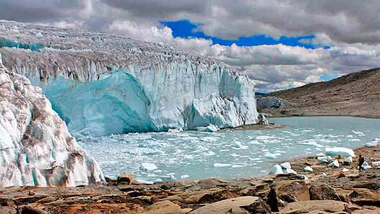 Milei envi� el proyecto para cambiar la ley de glaciares: busca promover inversiones mineras
