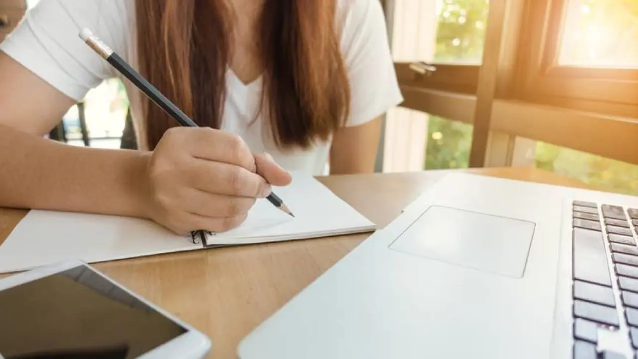 Cuatro alternativas de carreras cortas con salida laboral en dos o tres años