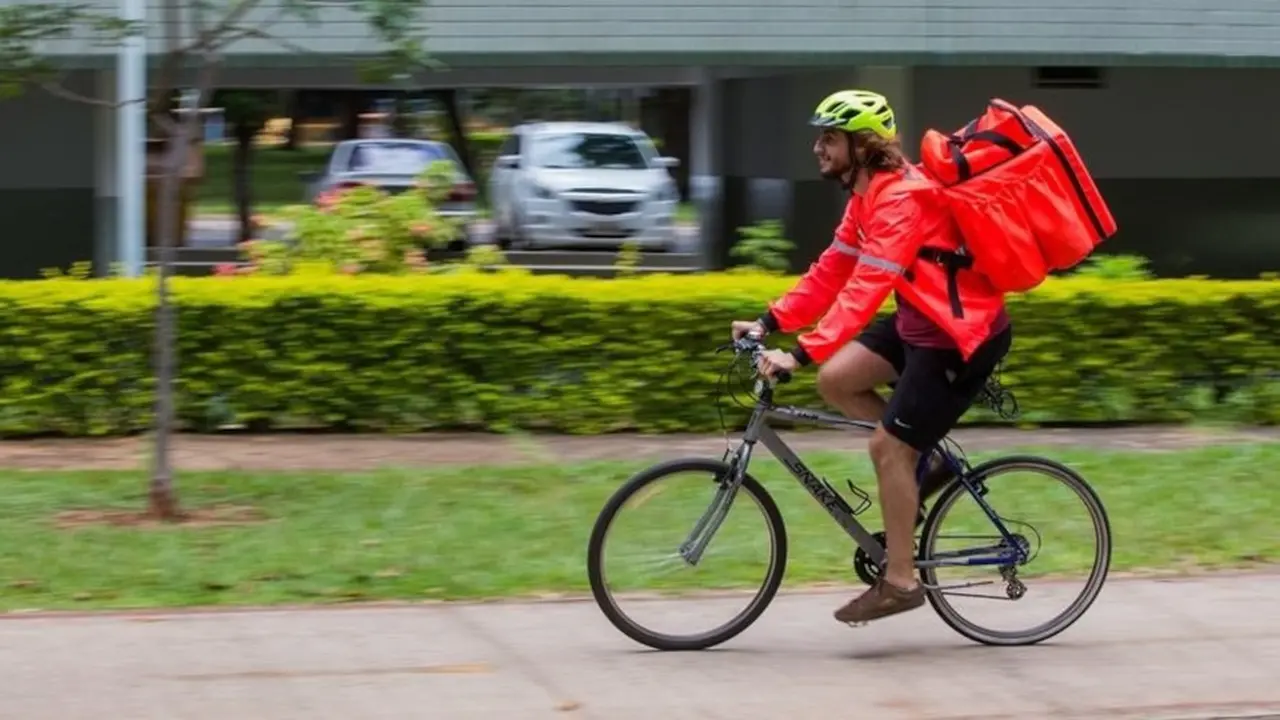 Cuánto dinero se puede generar trabajando solo los fines de semana con apps de delivery