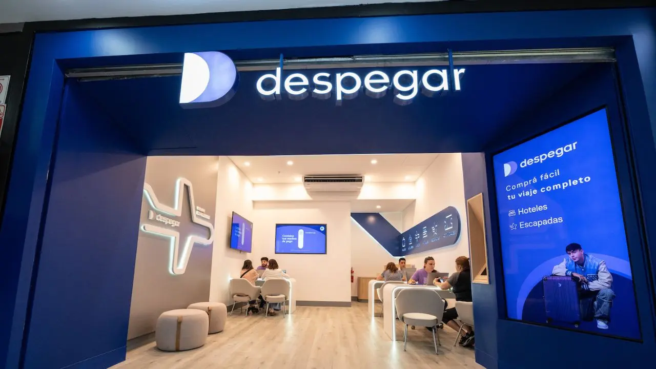 Despegar y Aerolíneas Argentinas deben pagar $30 millones por vuelo