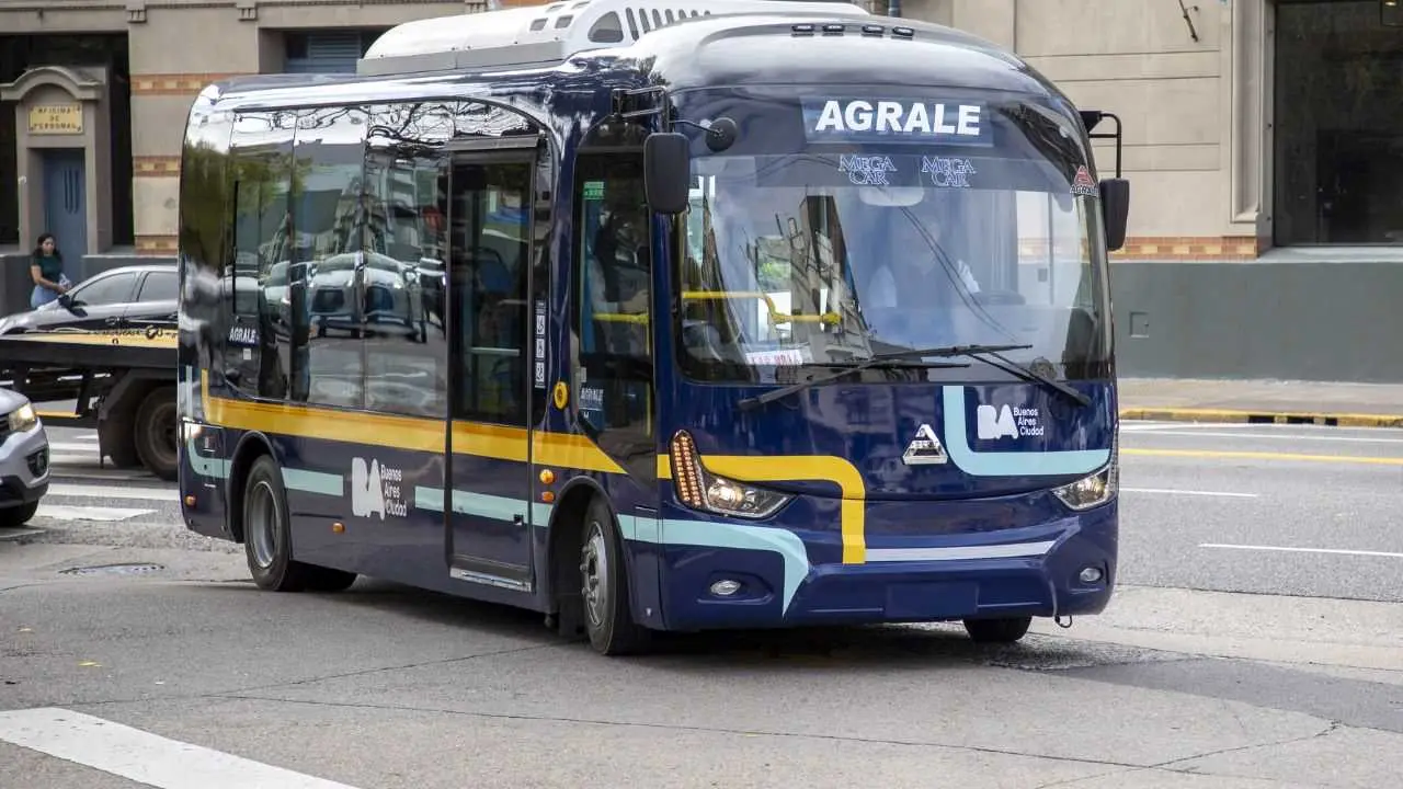 El gobierno porteño presentó los nuevos buses eléctricos: cómo son y qué  recorrido harán