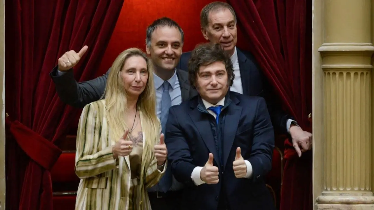 Aumento de la presión sobre el jefe de Gabinete argentino en medio de una investigación