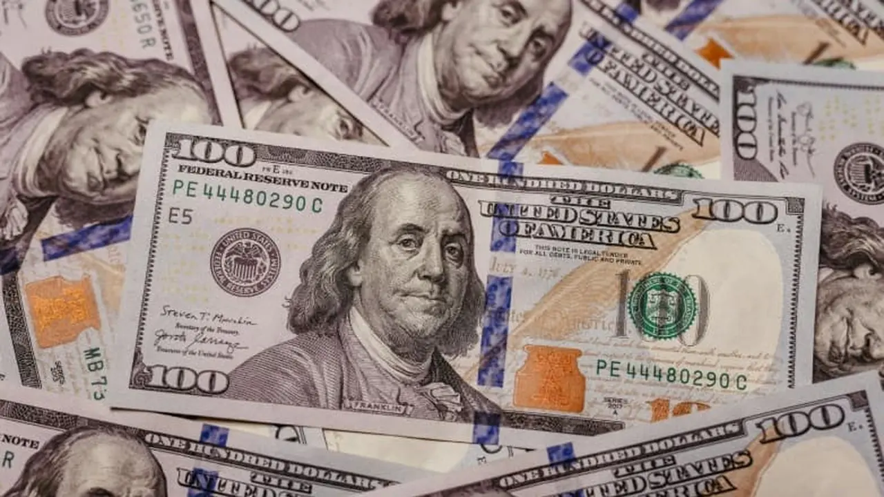 Cómo funciona el régimen para ingresar los “dólares del colchón” al sistema financiero