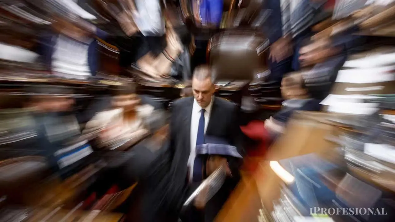 La situaci�n de Adorni tras su declaraci�n jurada: el panorama oscuro que le muestran las encuestas