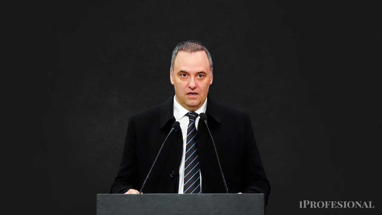 Manuel Adorni y su esposa se adhieren a Ganancias Simplificada