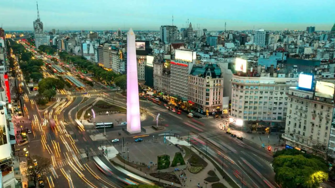 Informe del Deutsche Bank da a Buenos Aires como ciudad barata pero con sueldos muy bajos