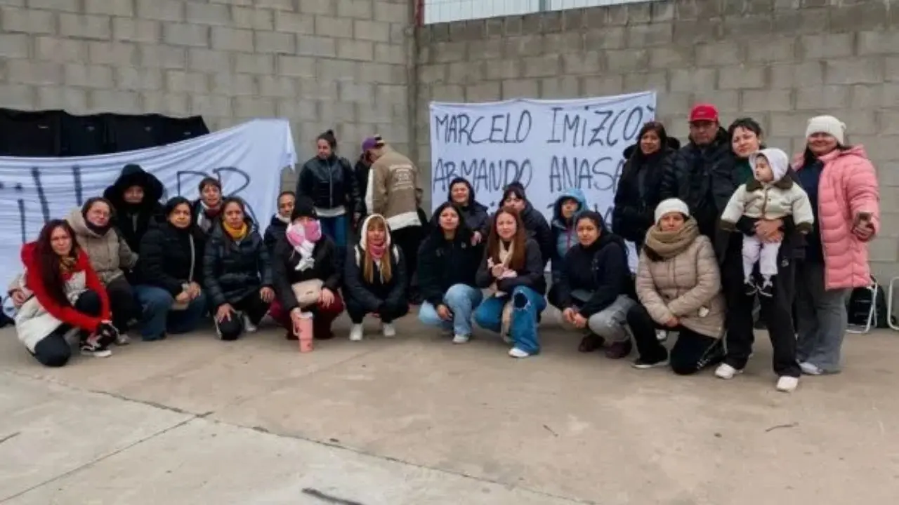 Empresario comunicó entre lágrimas el cierre de dos fábricas y los 120 despidos
