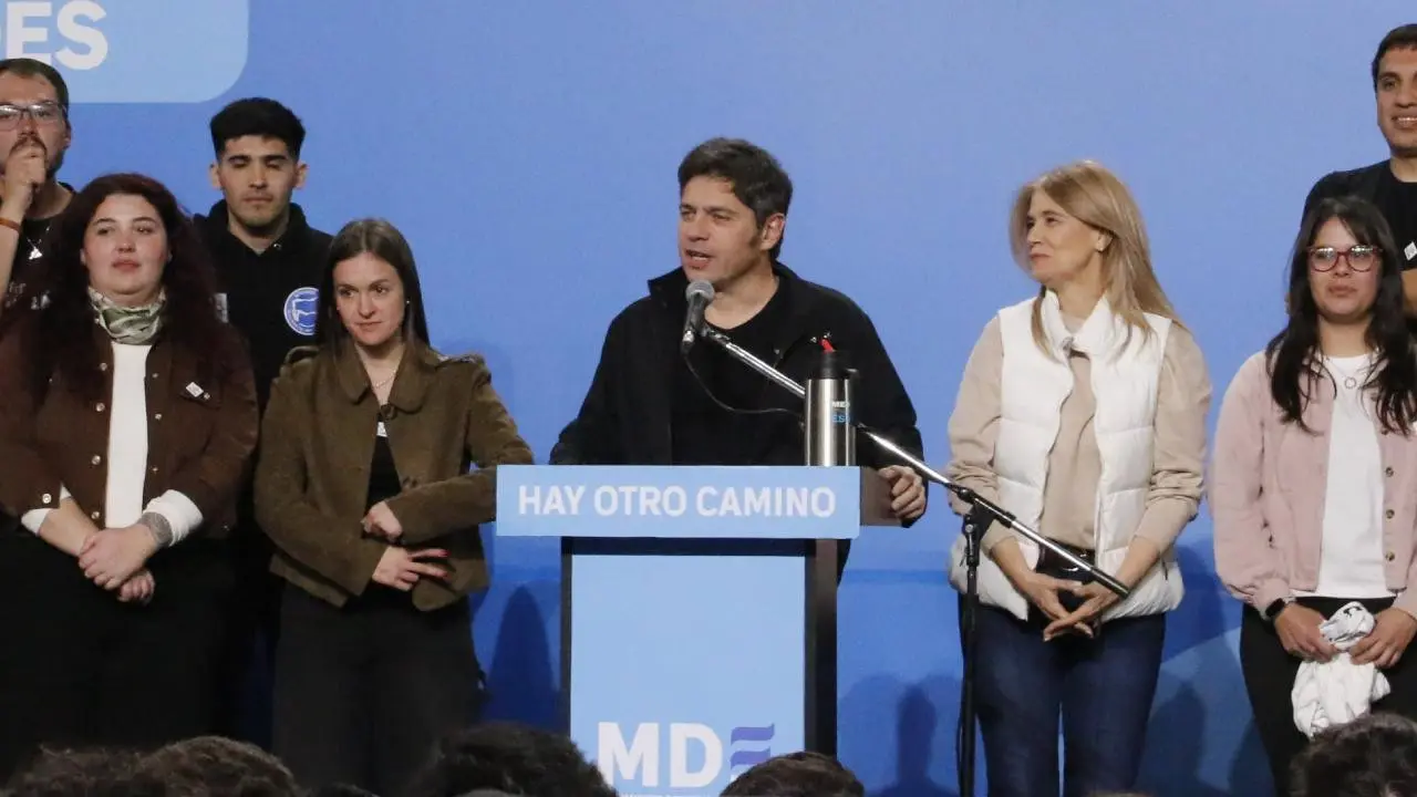 Kicillof le habl� a los j�venes en un acto pol�tico: Deben marcar el camino hacia donde ir