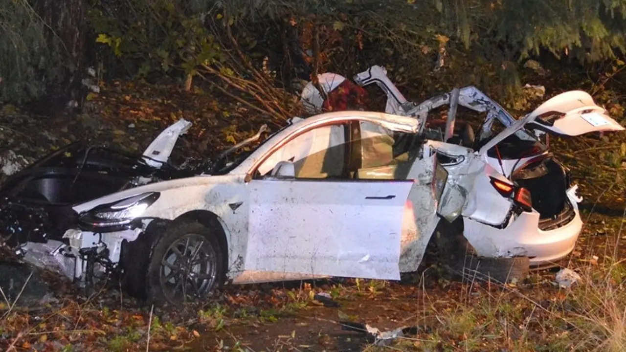 Un choque de Tesla expuso un problema con sus baterías