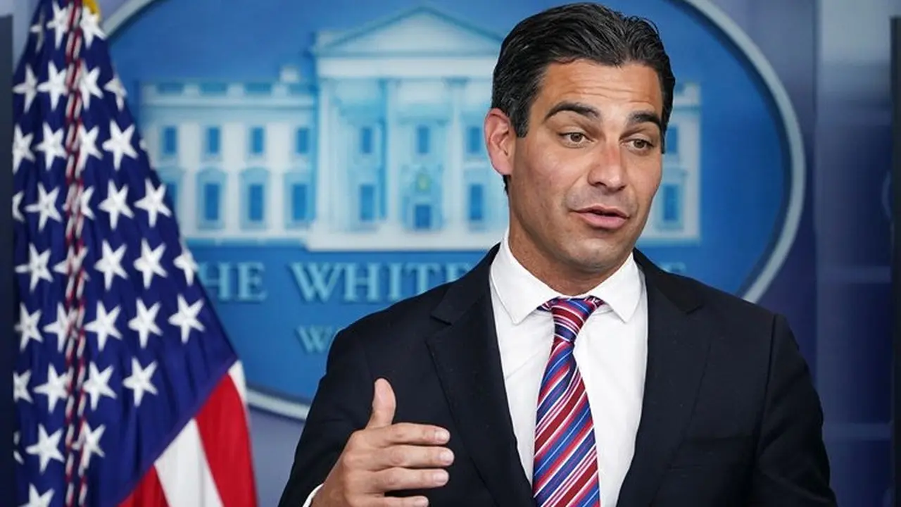 El alcalde de Miami acepta que le paguen su sueldo en Bitcoin