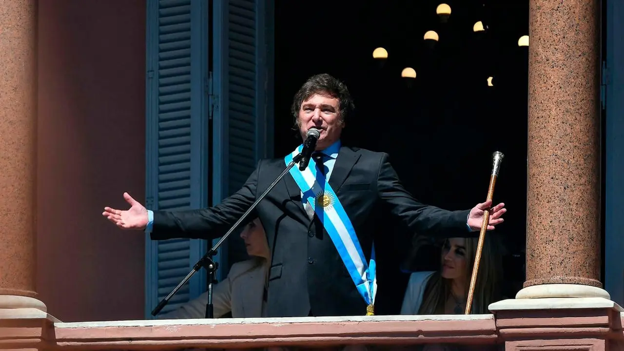 Milei prorroga por decreto el Presupuesto 2023