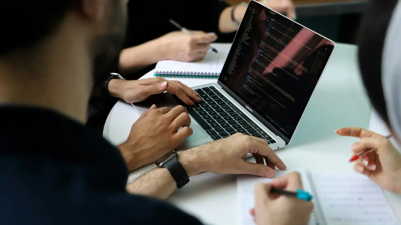 Economía del conocimiento en Argentina: oportunidades reales en software, fintech y trabajo remoto