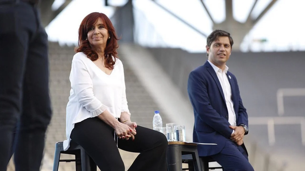 Kicillof se impone sobre Cristina Kirchner en imagen positiva en el conurbano, según un sondeo