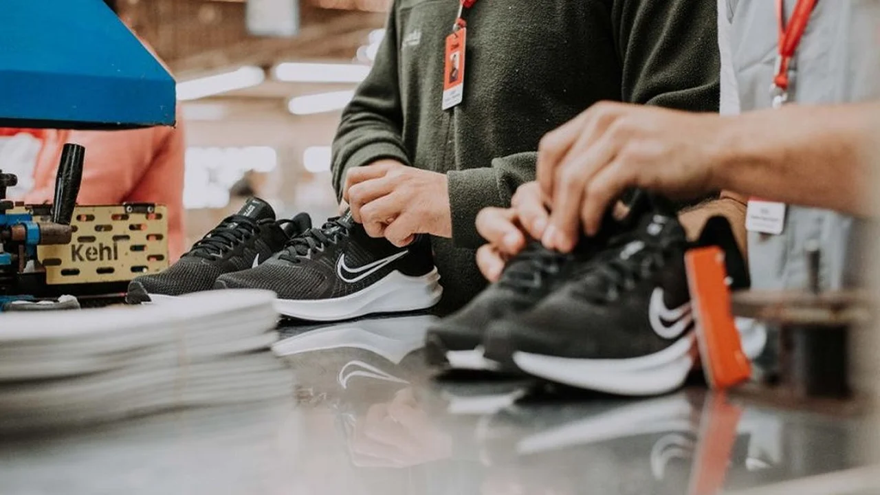 Como comprar zapatillas MUY BARATAS en el outlet de Nike