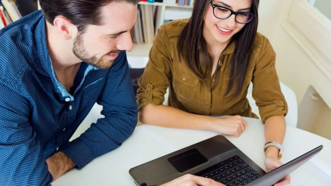Empresarios de determinados sectores se muestran optimistas por la creación de empleo durante 2025