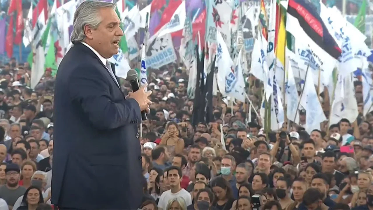 Alberto Fernández encabeza el acto en homenaje a Néstor Kirchner