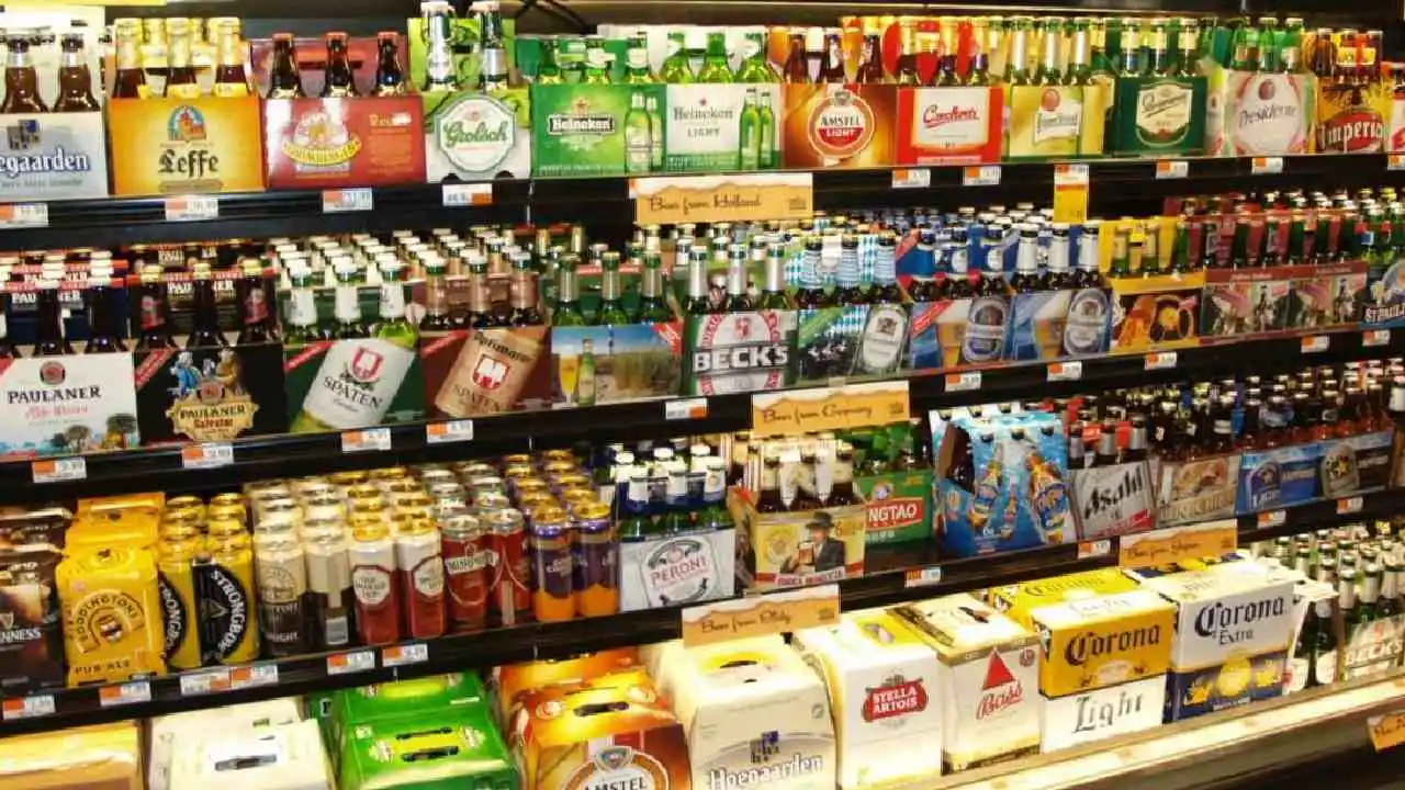 Las razones por las que las cervezas importadas estn ms baratas que las marcas nacionales en los supermercados