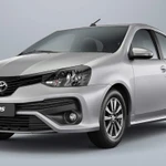 Esta plata hay que gastar por mes para mantener un Toyota Etios, uno de los autos más baratos del mercado