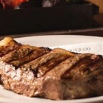 ¿Cuánto cuesta hacer un asado en casa comprando la carne en Don Julio, la mejor parrilla de Argentina?