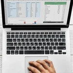 Multinacional busca empleados en Argentina con sueldos de hasta $235.000: estos son los puestos