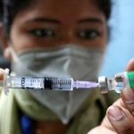 Variante Delta: fallecen personas que habían sido vacunadas, ¿funciona la inmunización?