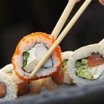 ¿Es saludable el sushi? Estos son los ingredientes menos sanos de esta comida