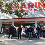 Derrumbe de Garbarino y Ribeiro: empleados sin sueldo inician la batalla legal y rematan miles de productos