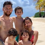Revelan cuánto paga Lionel Messi por el colegio de sus hijos en París