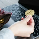 ¿Compraste criptos?: enterate qué impuestos tenés que pagarle a la AFIP