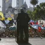 "Hay 2023": Alberto tuvo su plaza del Sí y declaró su independencia del kirchnerismo