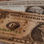 Qué hacer con los dólares manchados, sucios o rotos