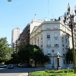 Recoleta, caro pero no imposible: bajaron los precios y surgen buenas oportunidades para invertir