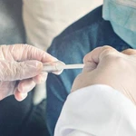 Suba de contagios en Argentina: experto anticipa cuándo se registrará el pico máximo de casos